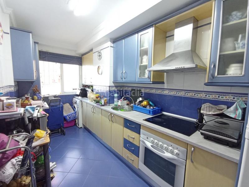 Foto bdb89a15-fa12-4ee7-8b9f-367496c4cd9f. Pis a Parque Ayala - Jardín de la Abadía - Huelín Málaga