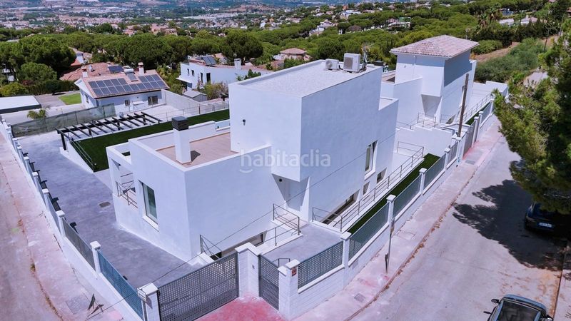Foto c1176d1e-6e6f-46d2-b41a-a8e12a7479dc. Xalet amb aparcament piscina a Pinos de Alhaurín Alhaurín de la Torre