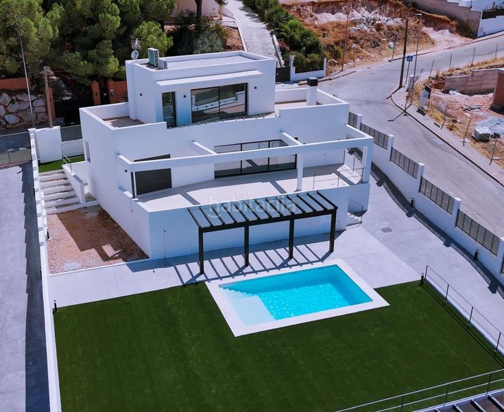 Foto f3f2cf3d-7c7c-4099-bff9-39fac36d4775. Xalet amb aparcament piscina a Pinos de Alhaurín Alhaurín de la Torre