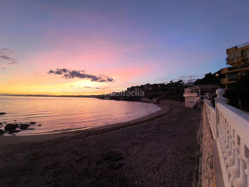 Foto 79f2378d-1a22-44ab-a4ad-6909dbe8c474. Piso vivienda única en primerísima línea con vistas de crucero en Benalmádena