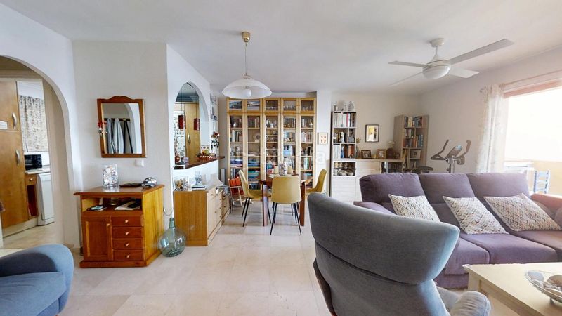 Foto 9412eacf-ae7a-4f67-9d05-60bd1ac6d4e5. Piso vivienda única en primerísima línea con vistas de crucero en Benalmádena