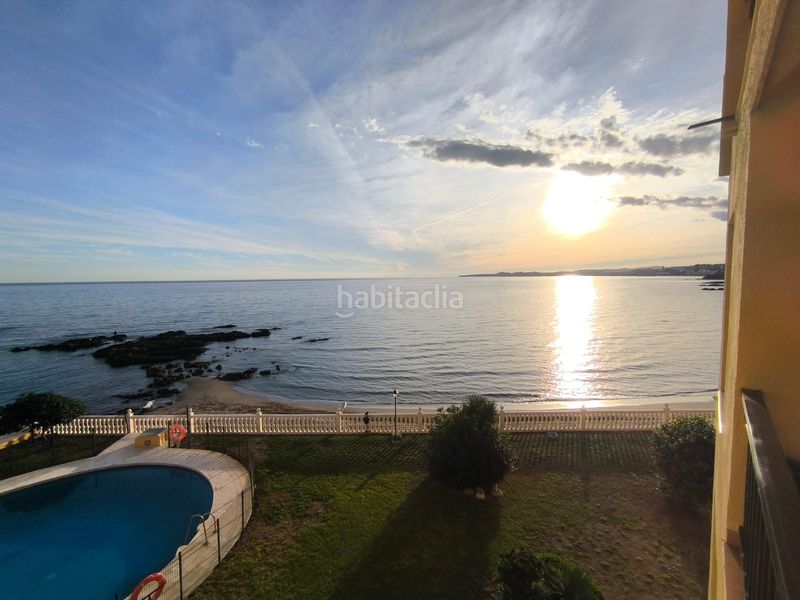 Foto a533b8d5-8f95-48be-8cfe-ed0015419d2a. Piso vivienda única en primerísima línea con vistas de crucero en Benalmádena
