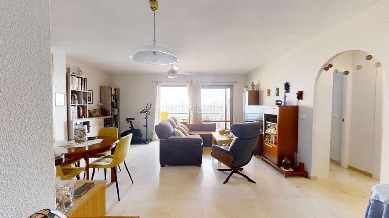 Foto a6c2da8d-f02b-4af4-9698-0aae163dd9a0. Piso vivienda única en primerísima línea con vistas de crucero en Benalmádena