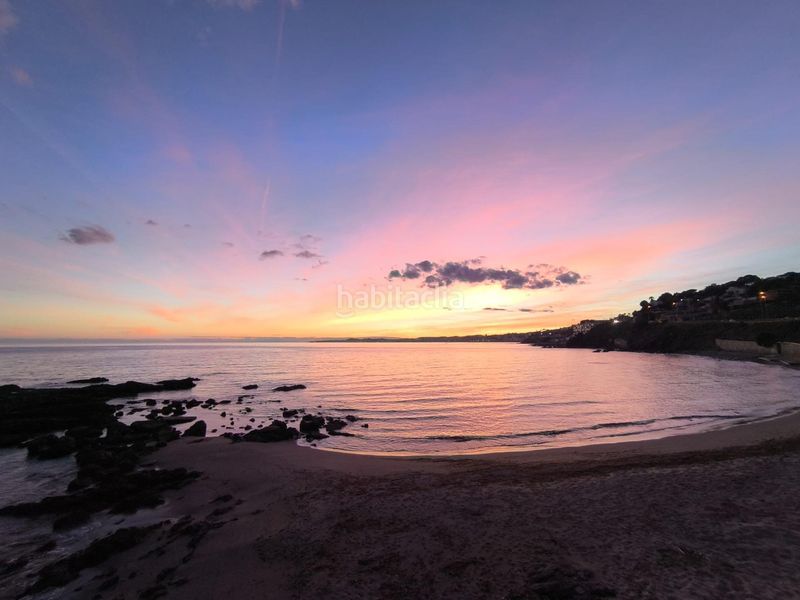 Foto b71d1946-cf19-4657-bbcc-fc8eeab3bfb8. Piso vivienda única en primerísima línea con vistas de crucero en Benalmádena