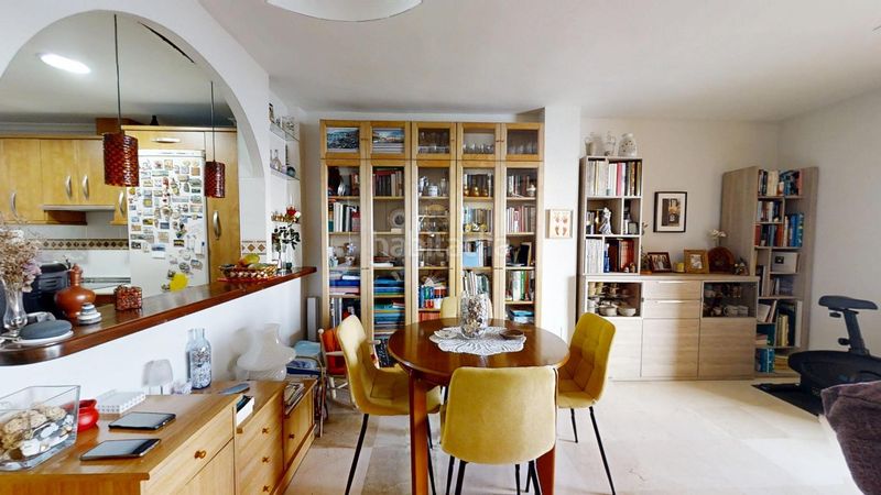 Foto e1990ba3-7016-4ba8-a7cb-175549cb4b2f. Piso vivienda única en primerísima línea con vistas de crucero en Benalmádena