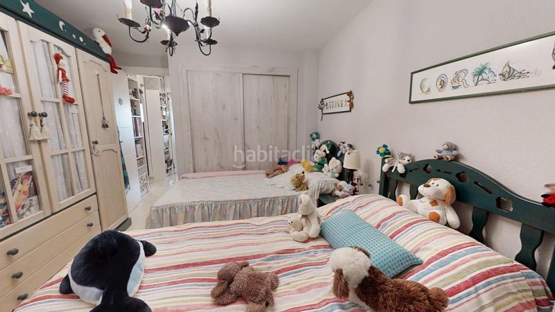 Foto e29b7e96-ec3a-42dd-becc-7d5407a9b284. Piso vivienda única en primerísima línea con vistas de crucero en Benalmádena