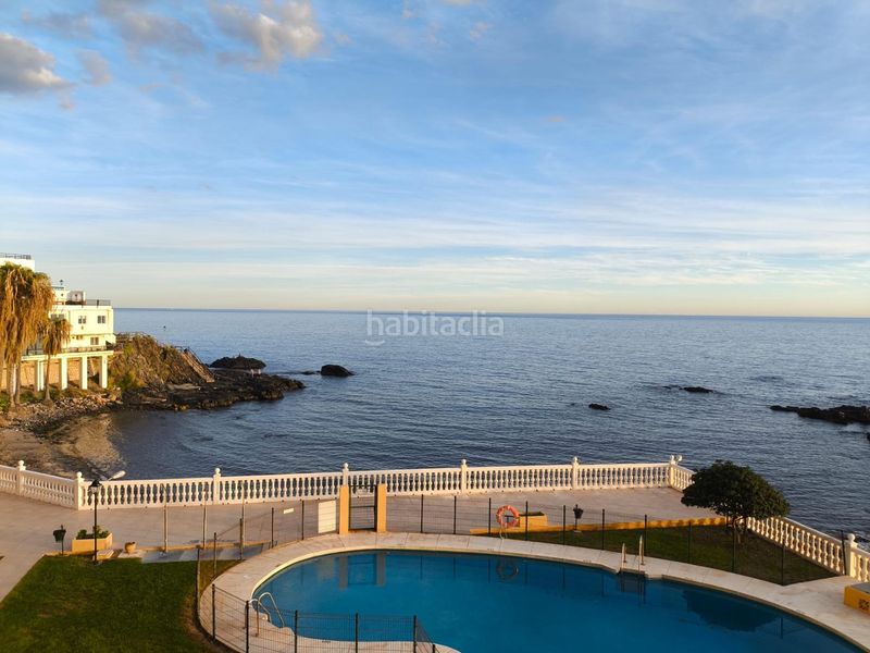 Foto fa1b9cf8-5eed-467b-a58f-111ca21987ed. Piso vivienda única en primerísima línea con vistas de crucero en Benalmádena