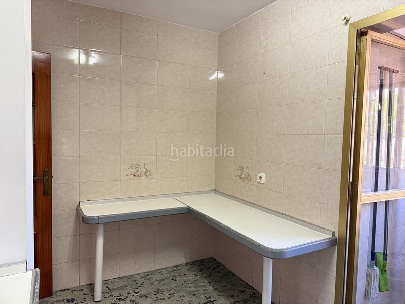 Foto f99f2bbb-03dd-49d8-a582-de76207c8721. Flat with parking in Perchel Norte Málaga