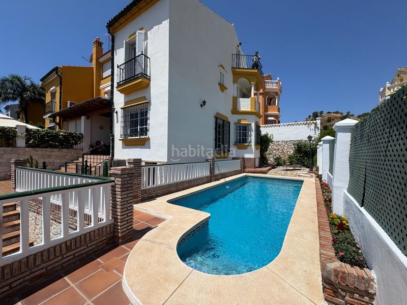 Foto 53f7eb11-d382-4909-9068-1fd59cd2ef93. Casa aparellada amb calefacció aparcament piscina a Málaga