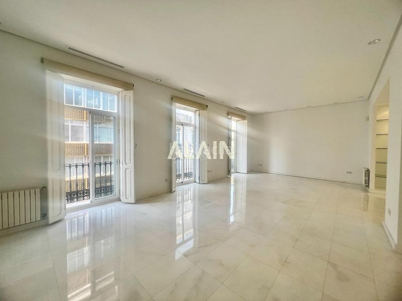 Foto 77915054-5f8c-4442-aad7-8472e276d733. Piso  de lujo en el centro junto ayuntamiento en Valencia