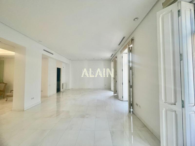 Foto a6c04cbe-4939-48b2-b03e-93bf444c09f9. Piso  de lujo en el centro junto ayuntamiento en Valencia