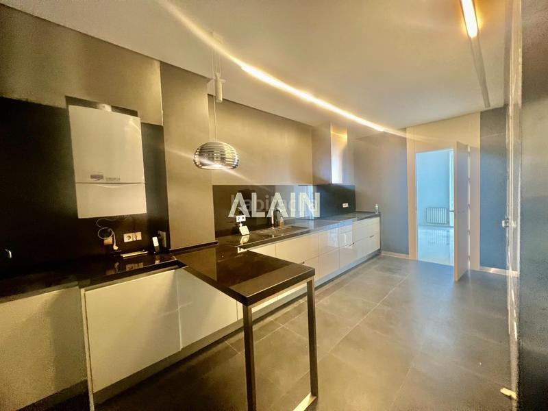 Foto b670ed12-7bd5-4e18-9ac7-cd9e86010b32. Piso  de lujo en el centro junto ayuntamiento en Valencia