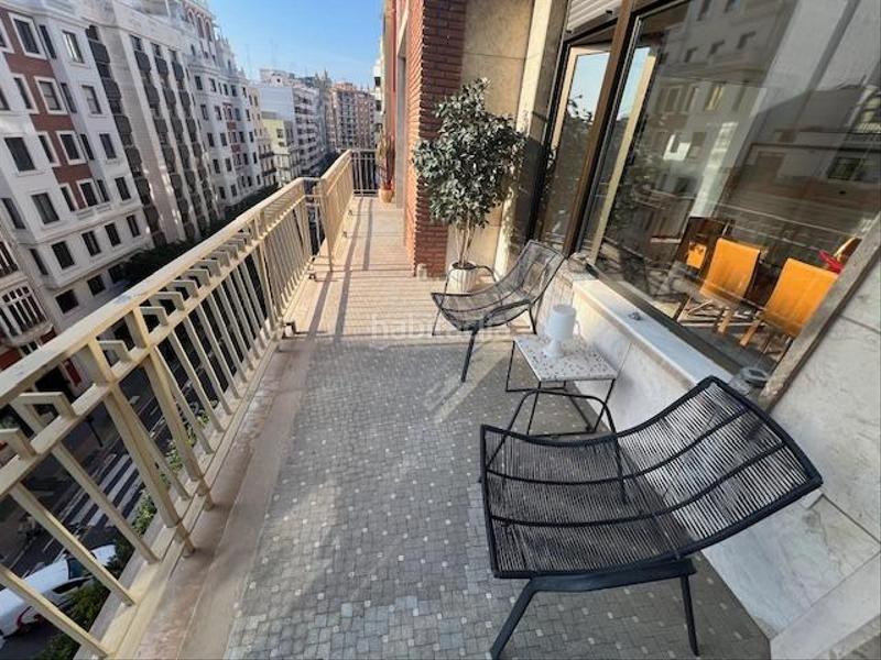 Foto 01a94e9e-2eec-40ea-b564-fc7b312e0815. Piso gran vivienda en venta en calle colon en Sant Francesc Valencia