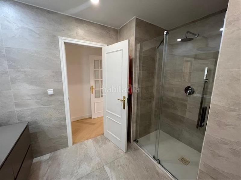 Foto 62fca2f4-6d68-449d-80ff-aa2070488e91. Piso gran vivienda en venta en calle colon en Sant Francesc Valencia