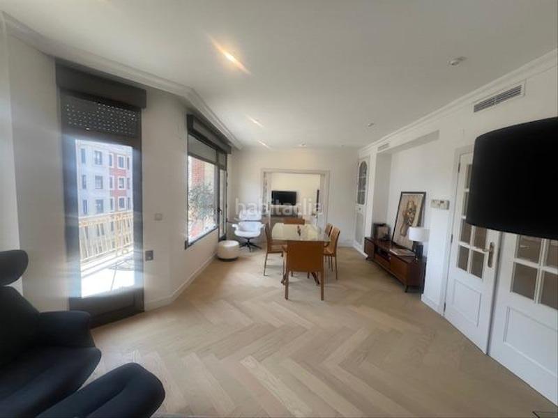 Foto 8862c262-64d8-4c7f-b27d-319b6bce5bcc. Piso gran vivienda en venta en calle colon en Sant Francesc Valencia
