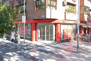 Location Local commercial  Avenida españa. Local comercial esquinero en avenida españa majadahonda