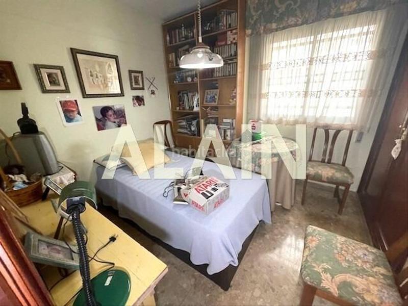 Foto b9a60f69-5322-4f75-9cd0-d260cce82455. Piso calle pizarro junto mercado colón en El Pla del Remei Valencia
