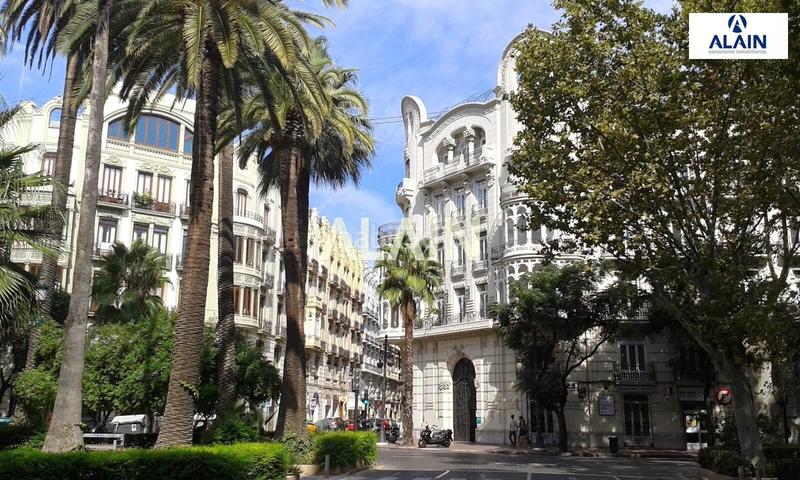 Foto 66013f20-642f-49d2-a445-b32d7f2e8081. Traspàs local comercial a Gran Via Valencia