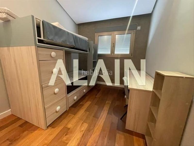 Foto 6f9fac85-caa2-4d44-af0f-d3ea1ca8db75. Location attique avec parking dans Sant Francesc Valencia