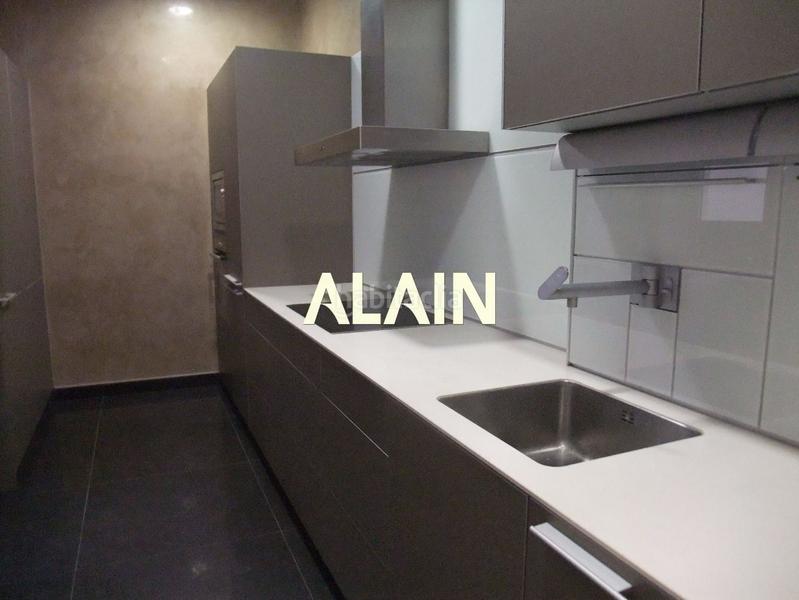 Foto 0284d2f1-1e26-4f61-a7aa-d0bec55a6082. Rent penthouse with parking in Sant Francesc Valencia