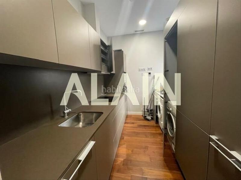 Foto b19d8fa8-7a75-4f92-a847-edabc1105f52. Rent penthouse with parking in Sant Francesc Valencia