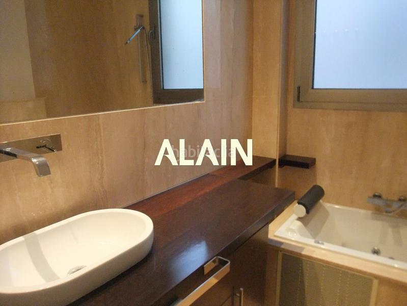 Foto de1742b6-d256-4a0b-b53e-3583d21388b4. Rent penthouse with parking in Sant Francesc Valencia