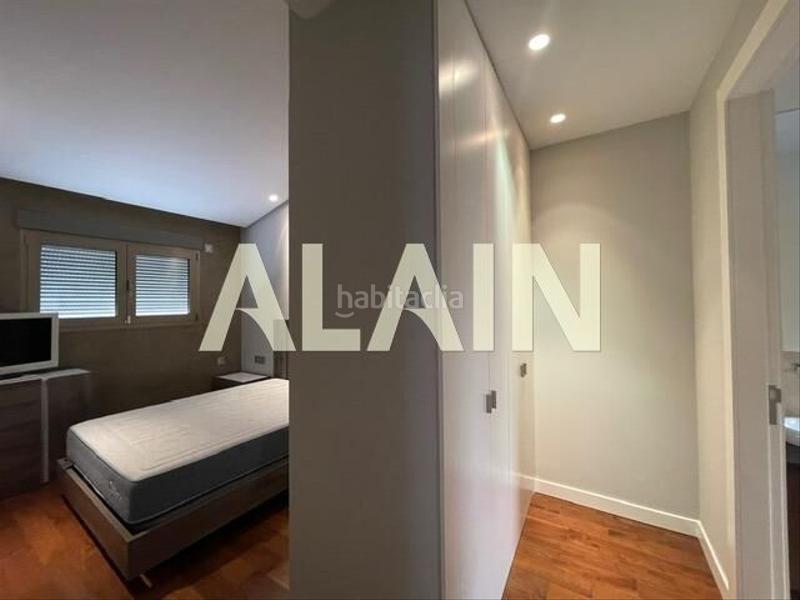 Foto f374593c-d1b2-4ef0-8d8a-40cbec565690. Rent penthouse with parking in Sant Francesc Valencia