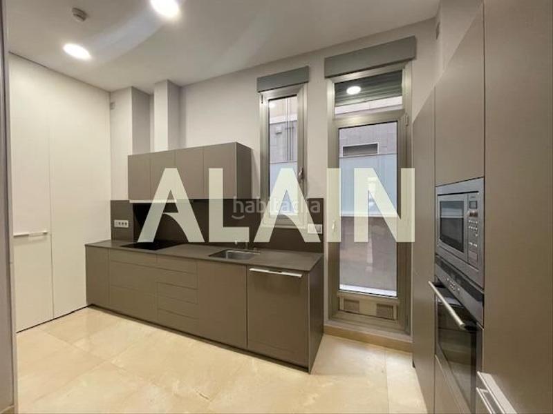 Foto 47486f15-6076-490c-9847-cc1c8a981a69. Rent flat with parking in Sant Francesc Valencia