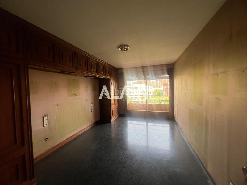 Foto 652058c2-18d4-4f99-823a-417d32a2bf81. Appartement avec chauffage parking dans Exposició Valencia