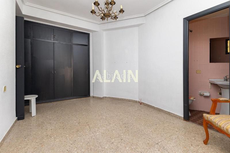 Foto 33519961-76dc-494f-b22c-7249bfcb5bd4. Pis amb aparcament a El Botànic Valencia