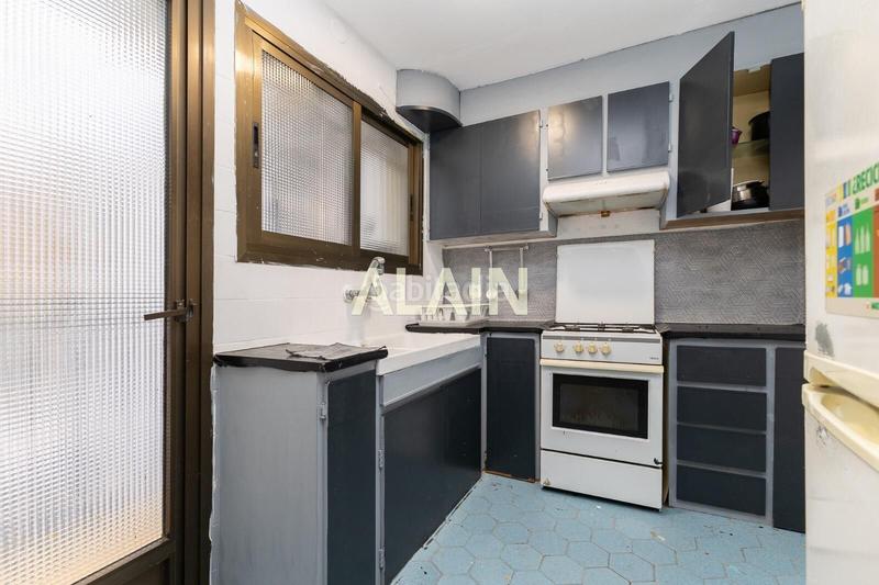 Foto d1967f41-7662-400f-b0be-6d23dc3066e0. Pis amb aparcament a El Botànic Valencia