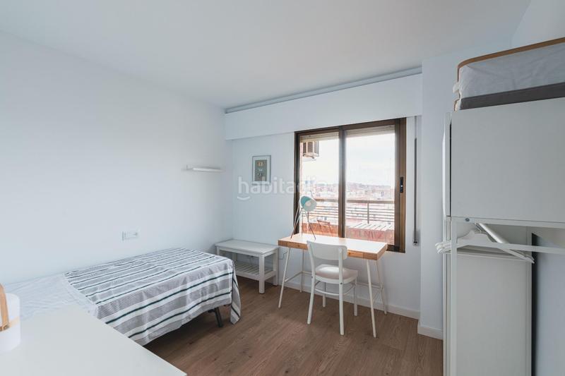 Foto ab1afb12-69f8-4622-92a2-036ef1fb5ee3. Pis a Mestalla Valencia