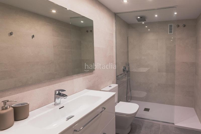 Foto f5b7a404-a807-46a3-838a-1f5110833248. Pis a Mestalla Valencia