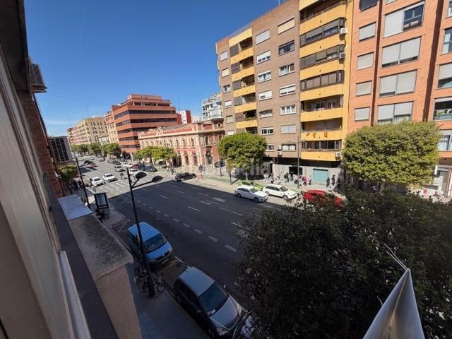 Piso vivienda junto a la playa en avenida del puerto en Valencia - Imagen 20
