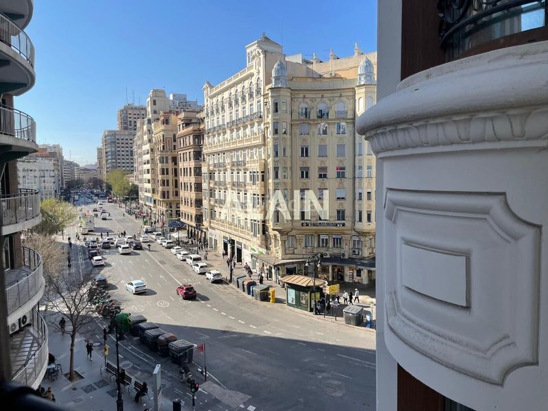 Piso increíble piso en el corazón , ideal tanto para vivir como invertir en Valencia