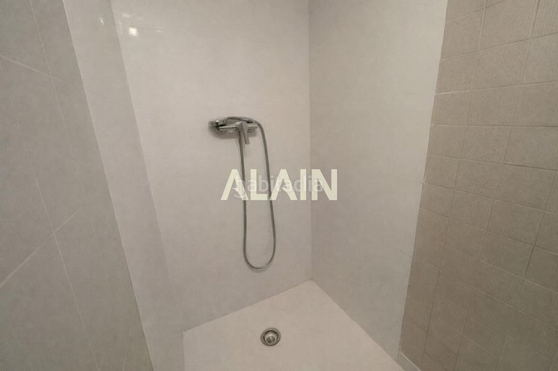 Piso increíble piso en el corazón , ideal tanto para vivir como invertir en Valencia - Imagen 25