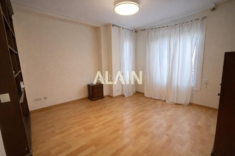 Piso increíble piso en el corazón , ideal tanto para vivir como invertir en Valencia - Imagen 2