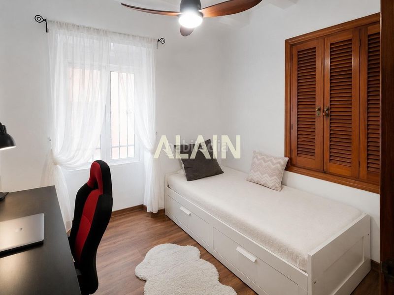 Foto 05b21e64-3d05-4d27-b39e-fe2f3ddcd269. Casa amb calefacció a El Cabanyal-El Canyamelar Valencia
