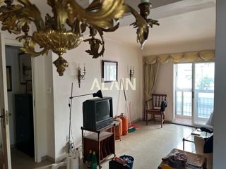 Flat in Marxalenes. Piso con garaje en la zona de marchalenes  valencia capital