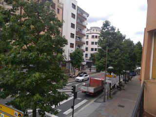 Location Bureau  Paseo colón. Oficina con ascensor