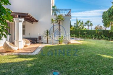 Foto 00fdbccf-455f-4128-b802-5bf1f1d8663e. Casa amb aparcament piscina a Puerto Banús Marbella