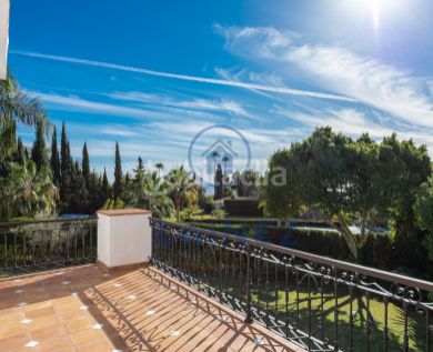 Foto 2e89c620-7e91-4b58-8a68-fce8d494082e. Casa amb aparcament piscina a Puerto Banús Marbella