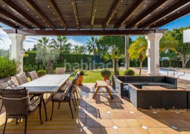 Foto 524ebac1-7598-4bd4-ad29-41197b87905b. Casa amb aparcament piscina a Puerto Banús Marbella