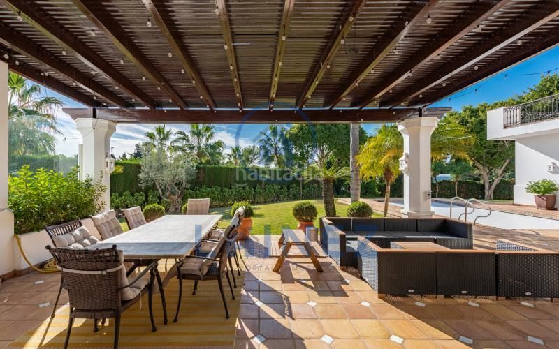 Foto 54211967-d138-4cd8-97f8-b479f2881ce7. Casa amb aparcament piscina a Puerto Banús Marbella