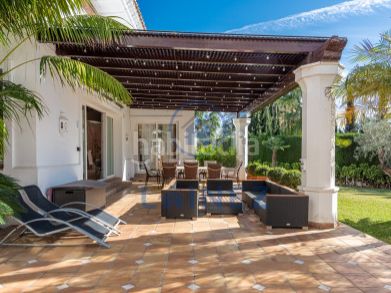 Foto 95302b73-302d-4a0f-b15c-037a1bccf4eb. Casa amb aparcament piscina a Puerto Banús Marbella