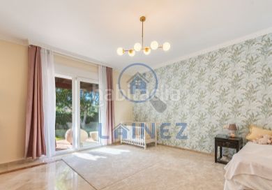 Foto aad2375e-c038-49c8-9f77-044501b62914. Casa amb aparcament piscina a Puerto Banús Marbella