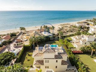 Casa a Bello Horizonte - Lindasol. Villa arenal es una impresionante villa de lujo ubicada en marbe