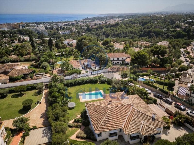 Foto 48258b91-93ff-45df-8bbb-cf22f385065d. Casa amb calefacció piscina a Ricardo Soriano Marbella