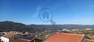 Casa en Espiel. Casa de pueblo muy bien conservada con tejado nuevo en venta en