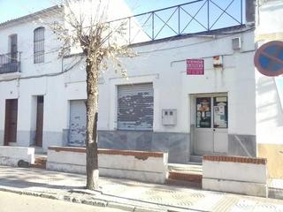 Local commercial à Peñarroya - Pueblonuevo. Antiguo estanco con una superficie de 156 m2 en el distrito de p